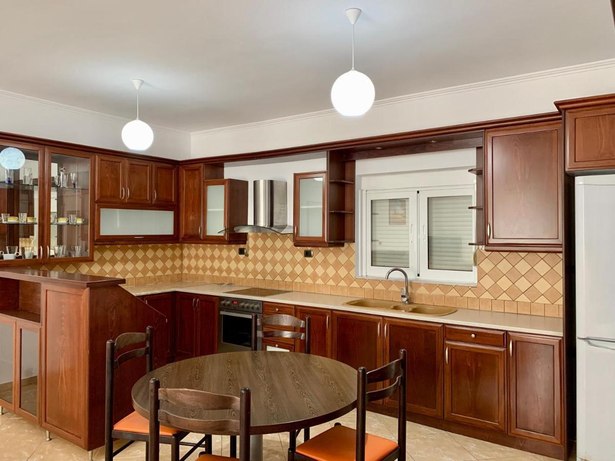 Bardhi Apts Саранда Екстер'єр фото